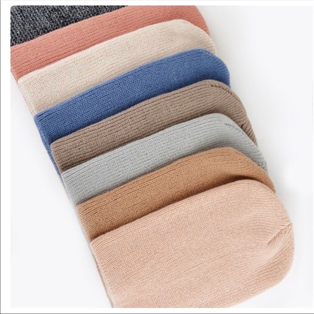 Slouchy knit beanie hat •color blush• - Picture 2 of 3